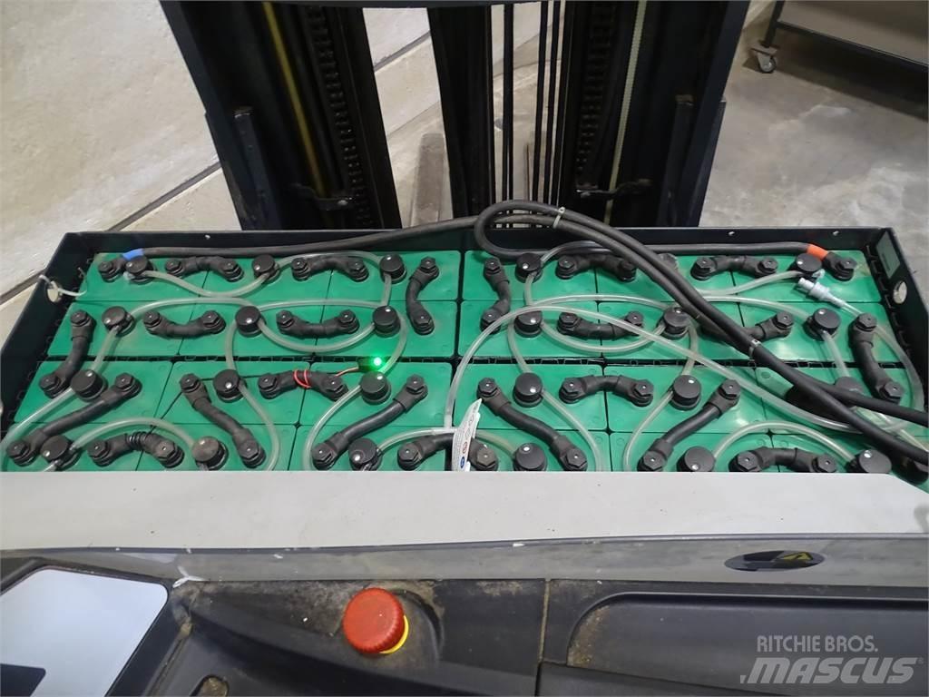 Still FM-X17 Stivuitor cu catarg retractabil