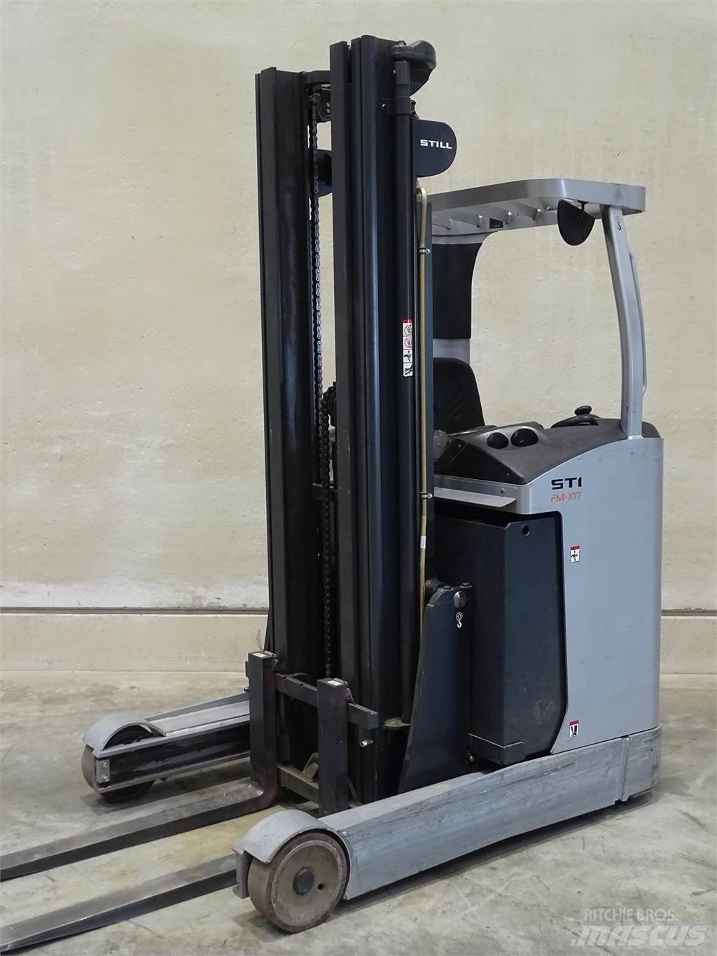 Still FM-X17 Stivuitor cu catarg retractabil