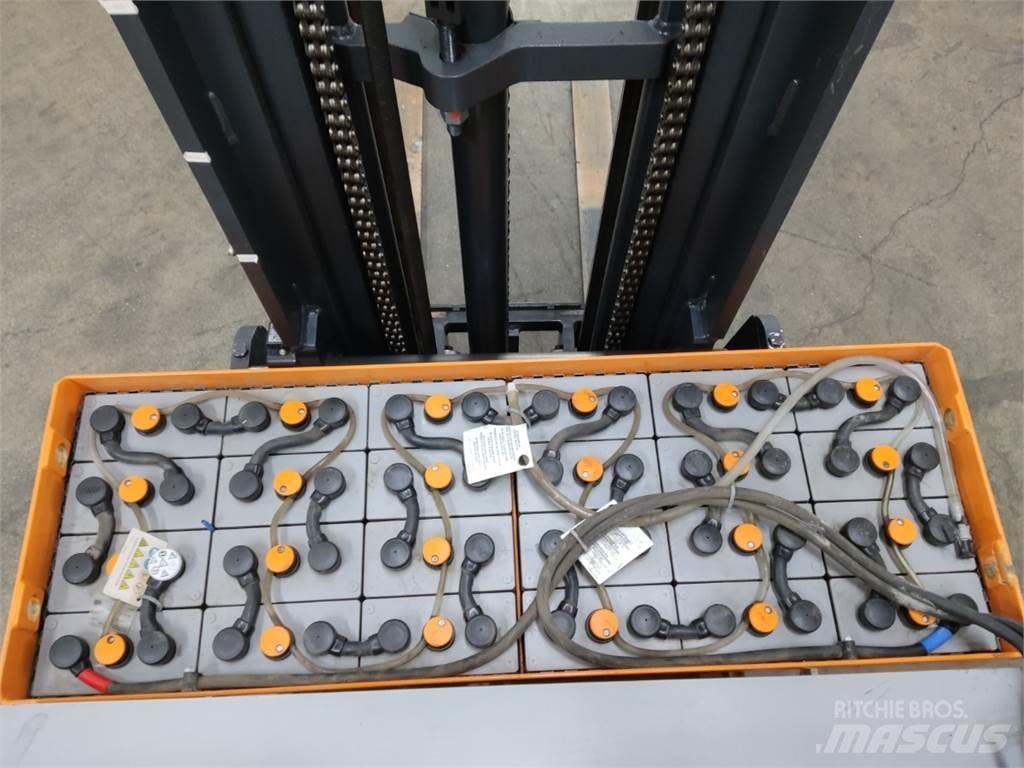 Still FM-X17 Stivuitor cu catarg retractabil