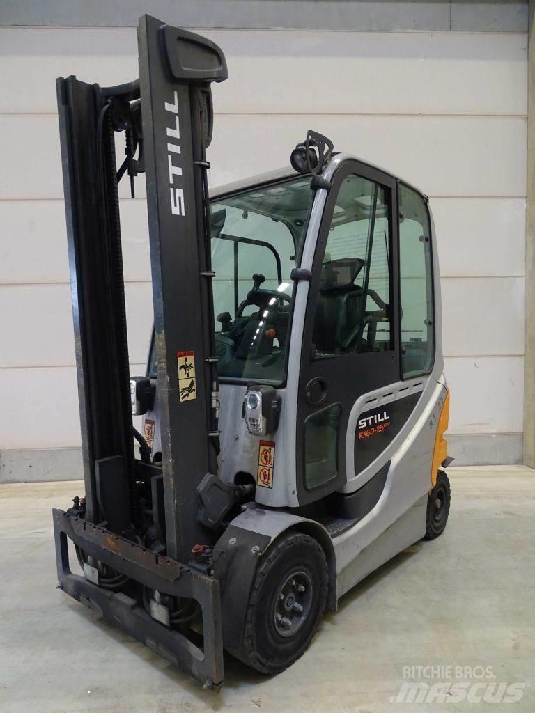 Still RX60-25/600 Stivuitor electric