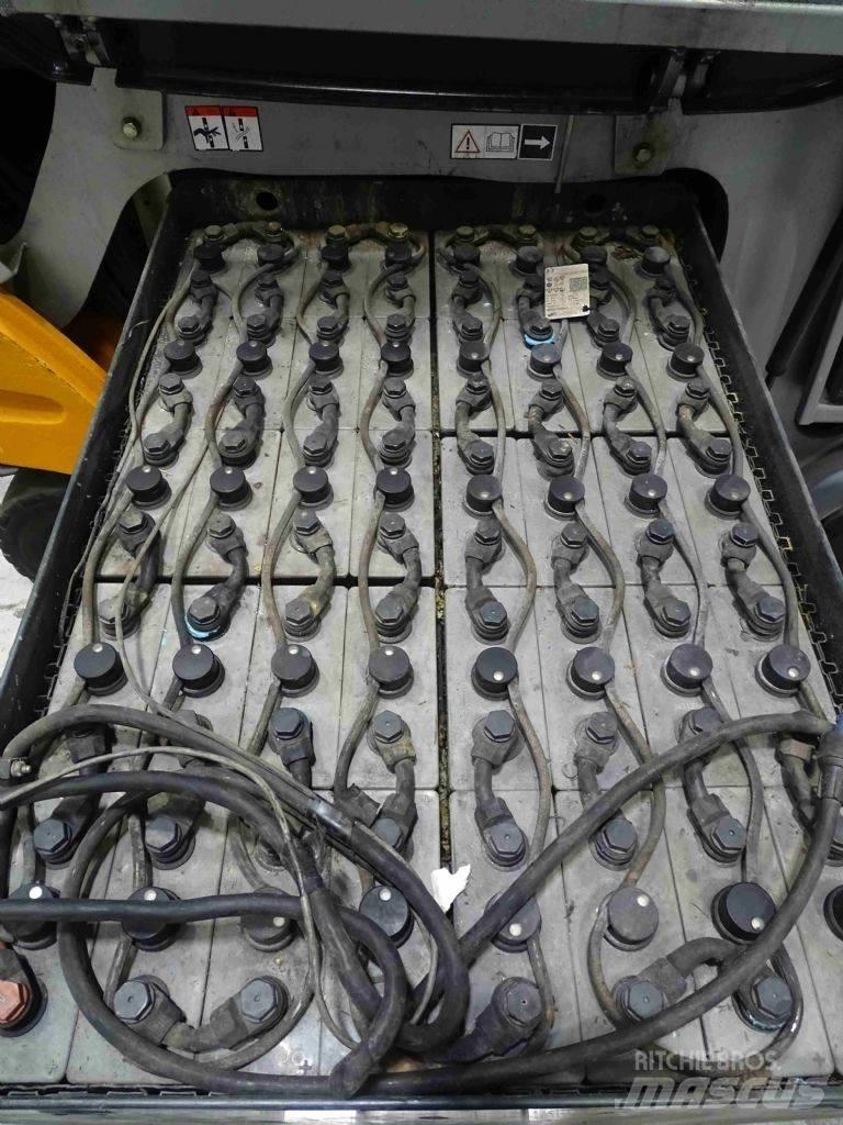 Still RX60-25/600 Stivuitor electric