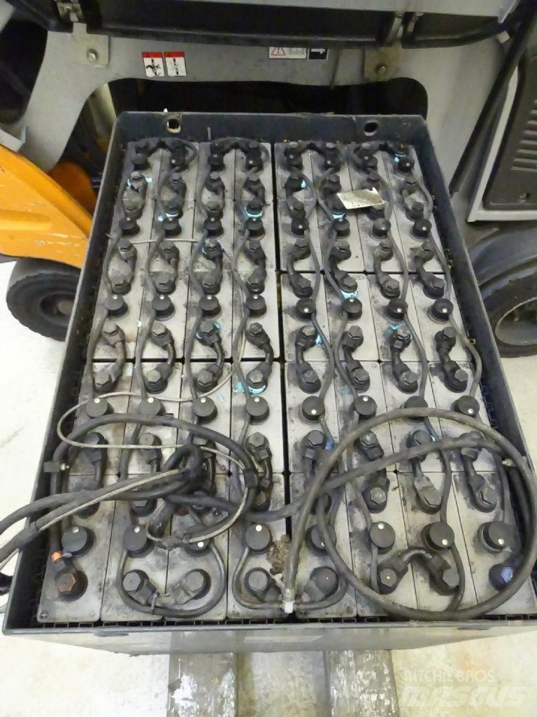 Still RX60-25/600 Stivuitor electric