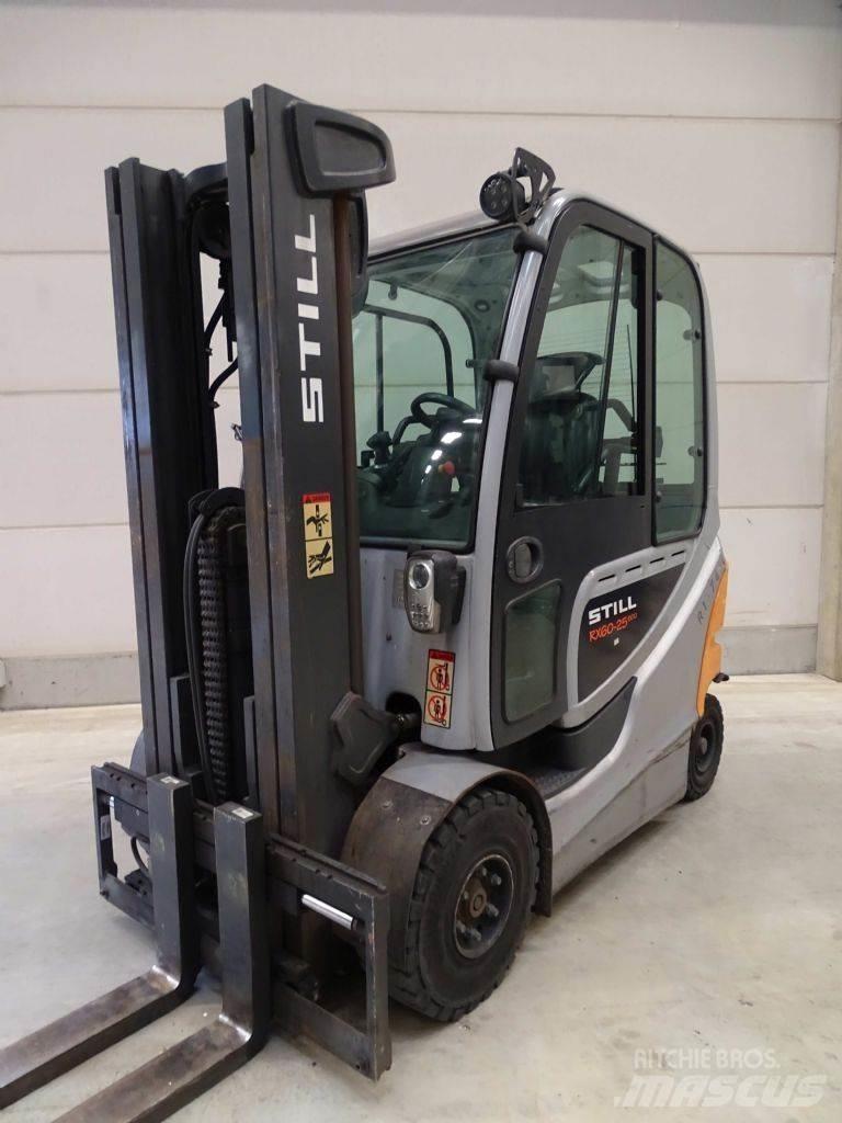 Still RX60-25/600 Stivuitor electric