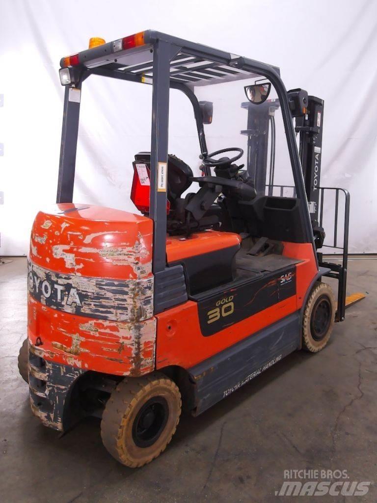 Toyota 7FBMF30 Stivuitor electric