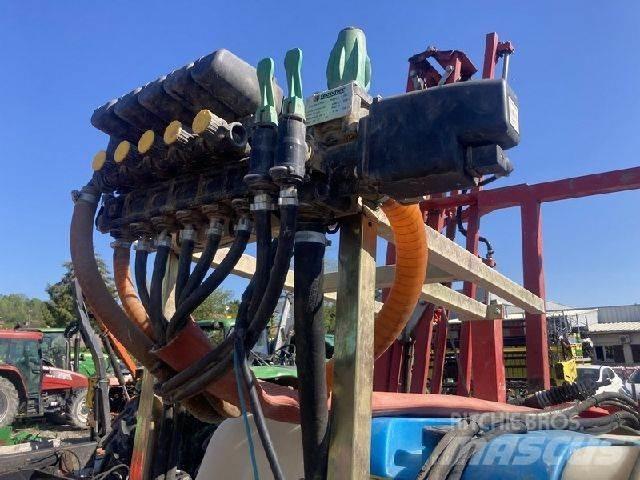  atasa 1000 L Tractoare agricole sprayers