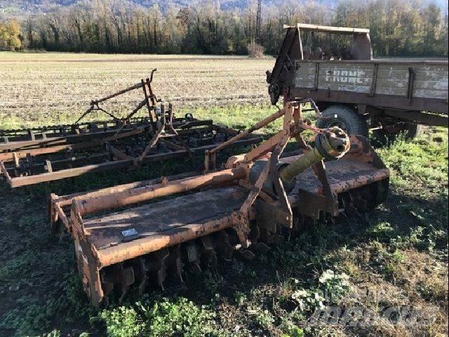 Howard HR3M Cultivatoare