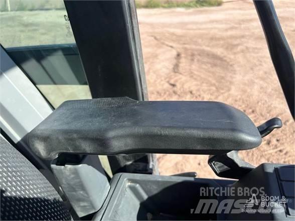 CAT 320 Excavatoare pe șenile
