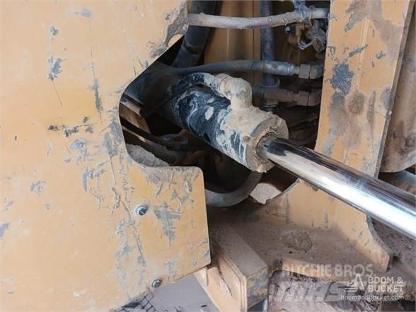 CAT 982M Incarcator pe pneuri