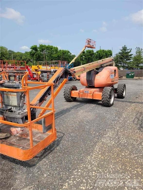 JLG 600AJ Nacele cu brat articulat