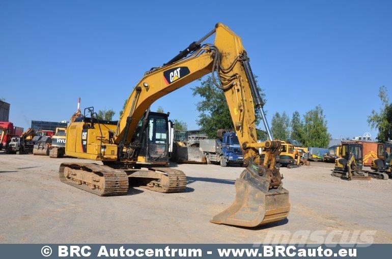 CAT 320 Excavatoare pe șenile
