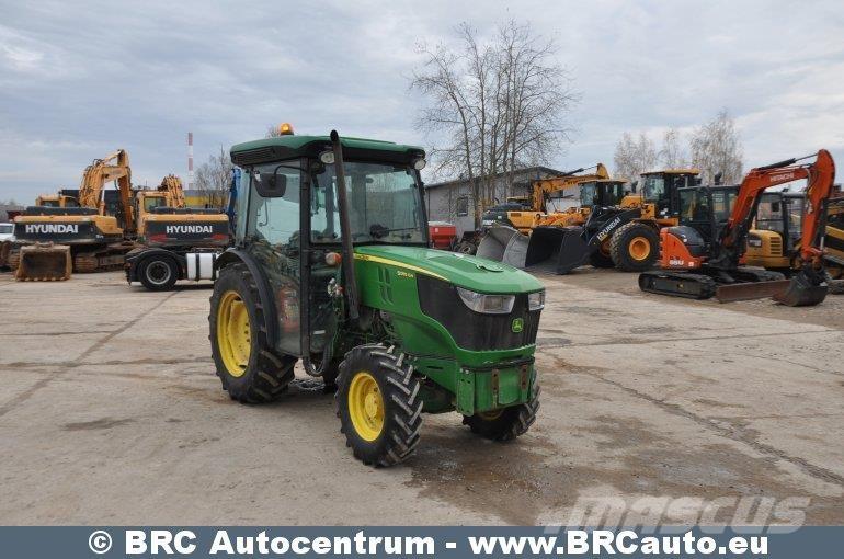 John Deere 5085 Tractoare