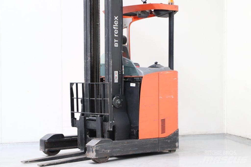 BT RRE160 Stivuitor cu catarg retractabil