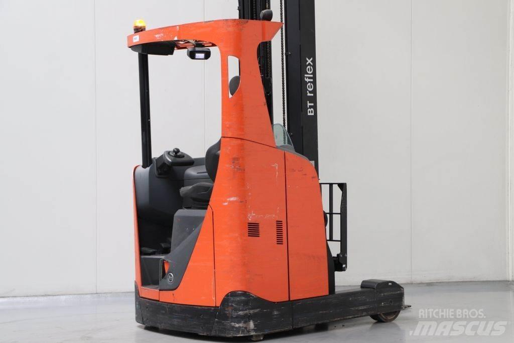 BT RRE160 Stivuitor cu catarg retractabil