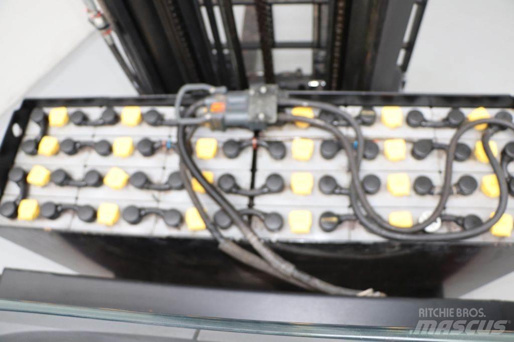 BT RRE160 Stivuitor cu catarg retractabil