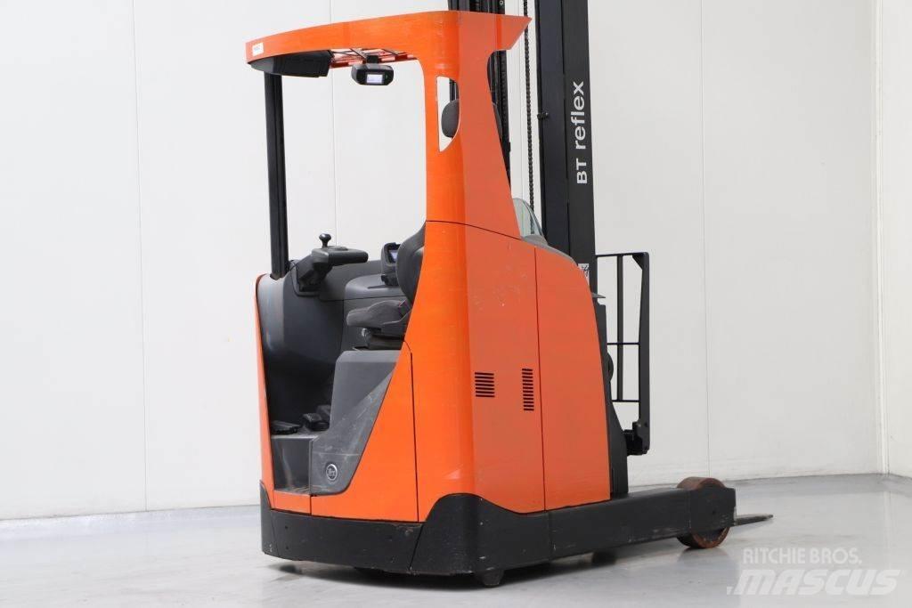 BT RRE160 Stivuitor cu catarg retractabil