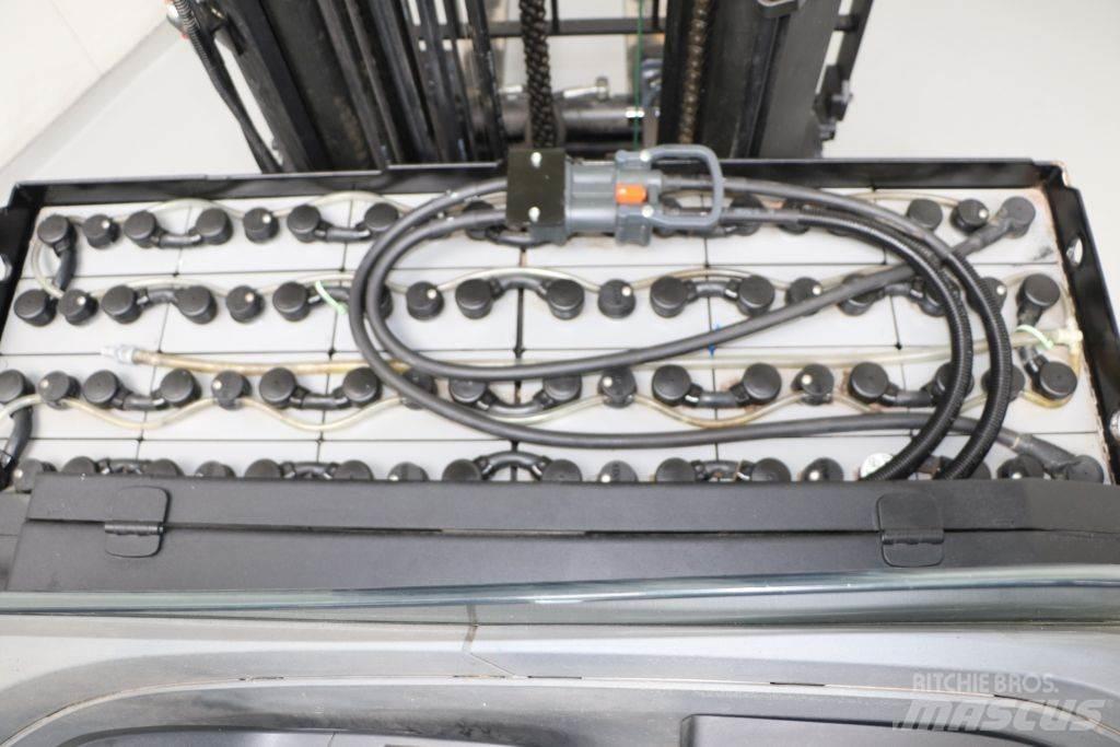 BT RRE160 Stivuitor cu catarg retractabil