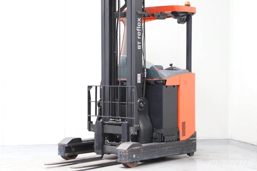 BT RRE160C Stivuitor cu catarg retractabil