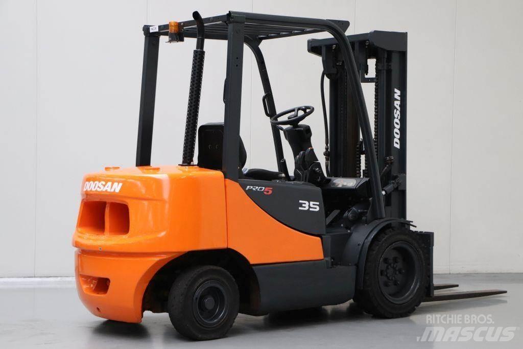 Doosan D35S Stivuitor diesel