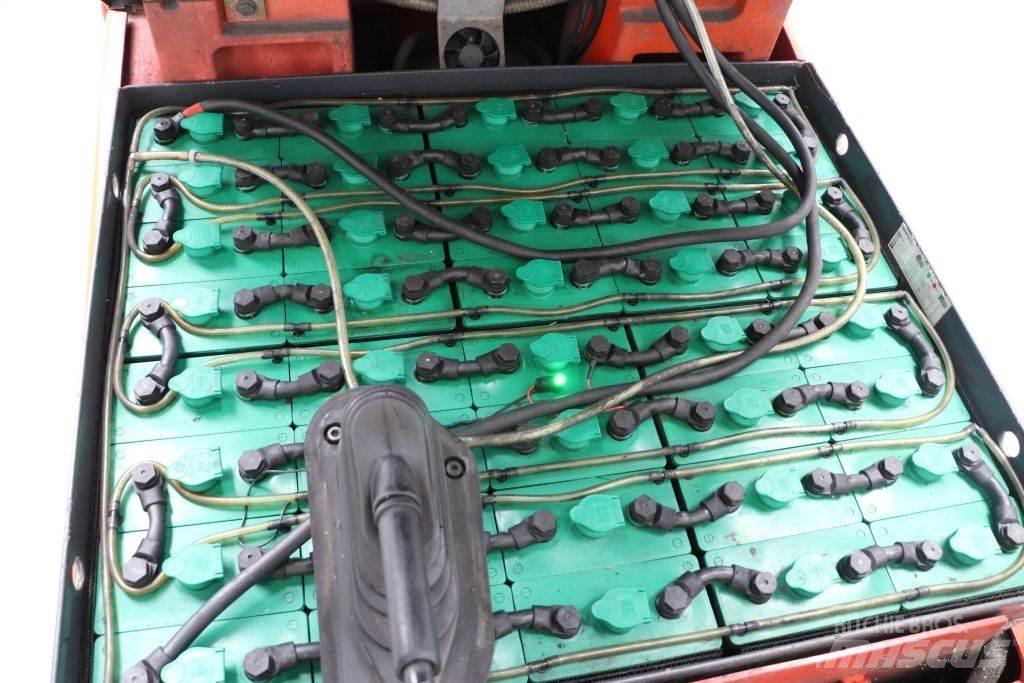 Linde E30S-03/600 Stivuitor electric