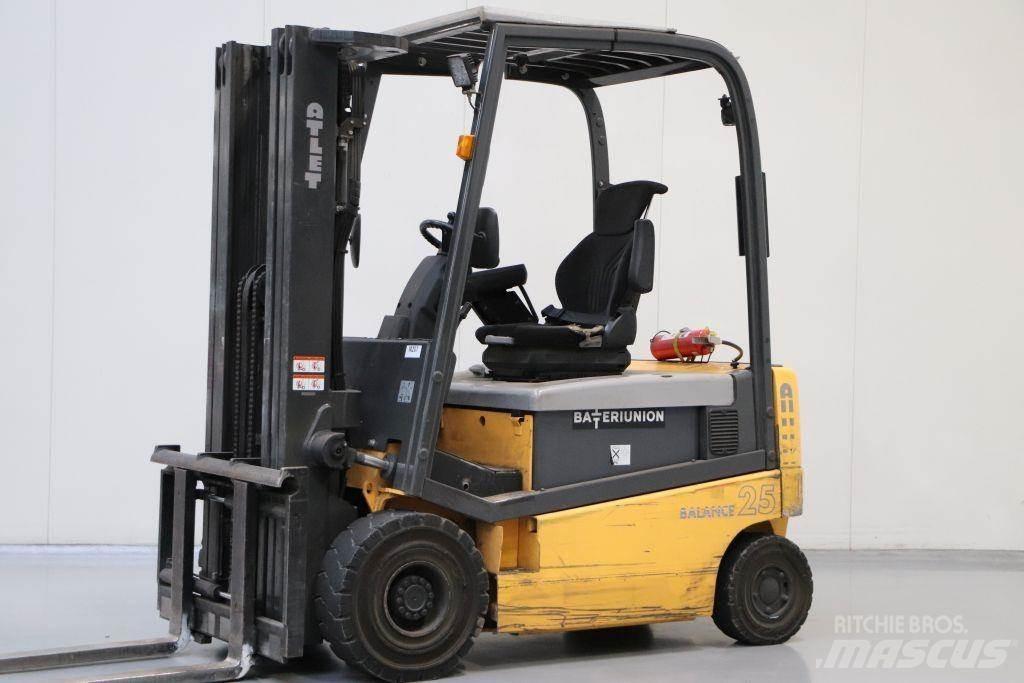 Nissan 1Q2L25T Stivuitor electric
