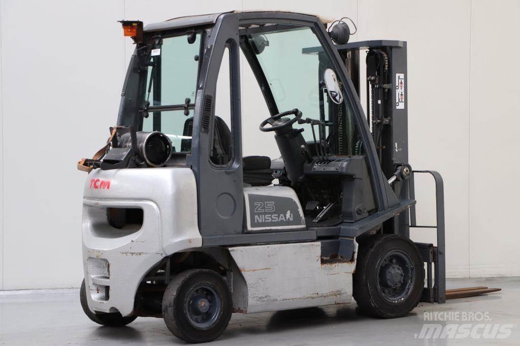 Nissan UD02A25PQ Stivuitor GPL