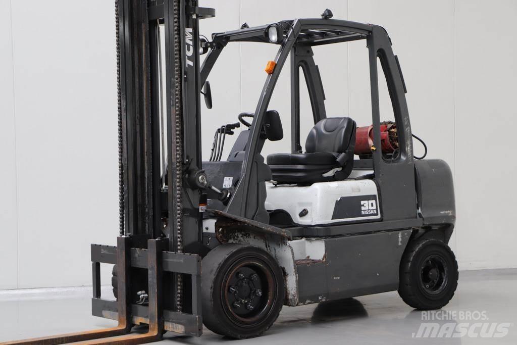 Nissan UG1D2A30LQ Stivuitor GPL