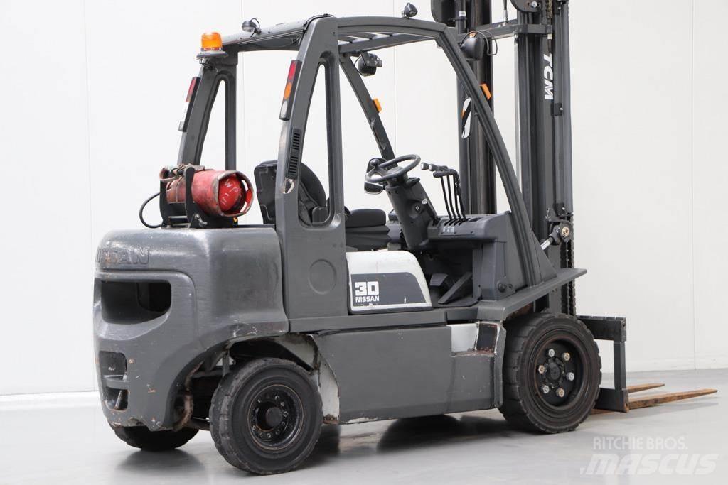 Nissan UG1D2A30LQ Stivuitor GPL