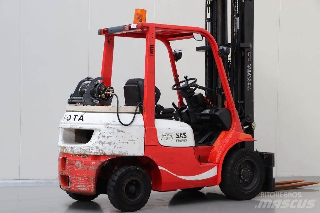 Toyota 02-7FGF30 Stivuitor GPL