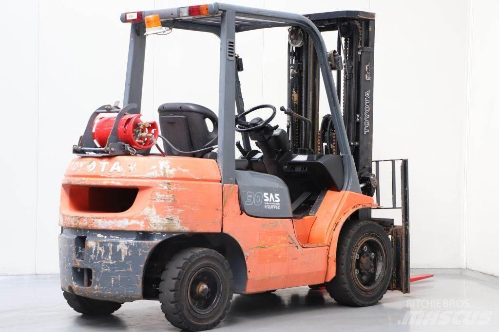 Toyota 02-7FGF30 Stivuitor GPL