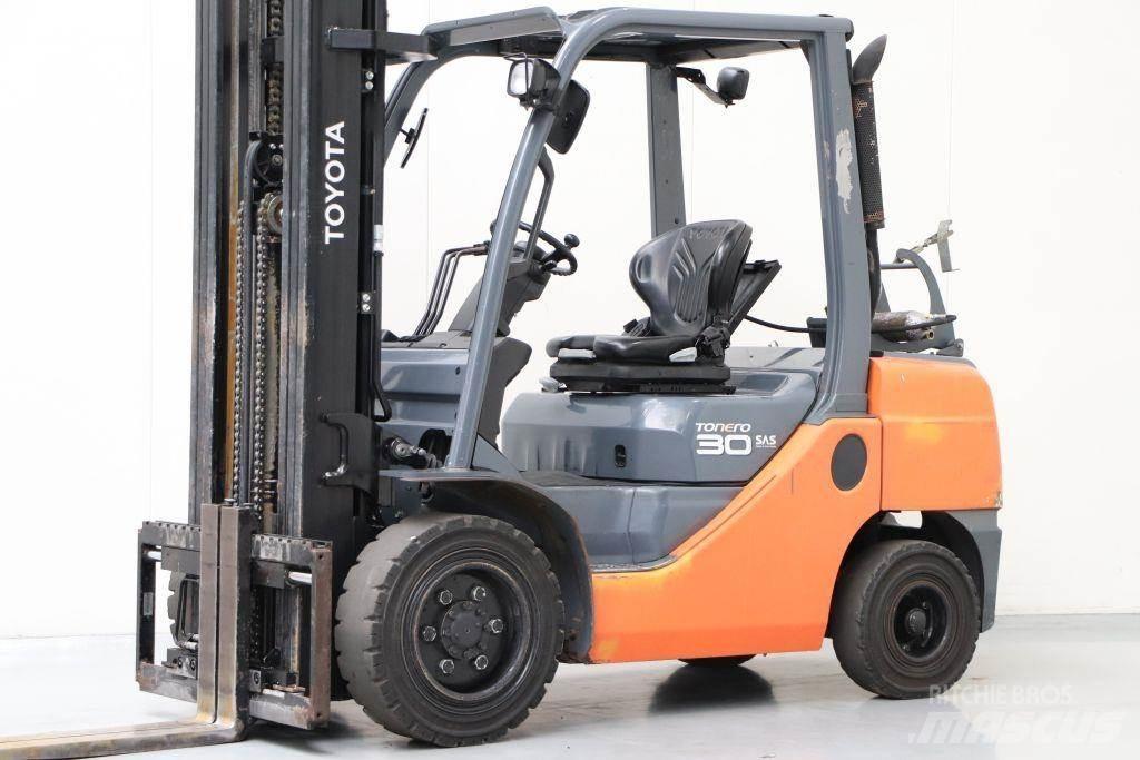 Toyota 02-8FGF30 Stivuitor GPL