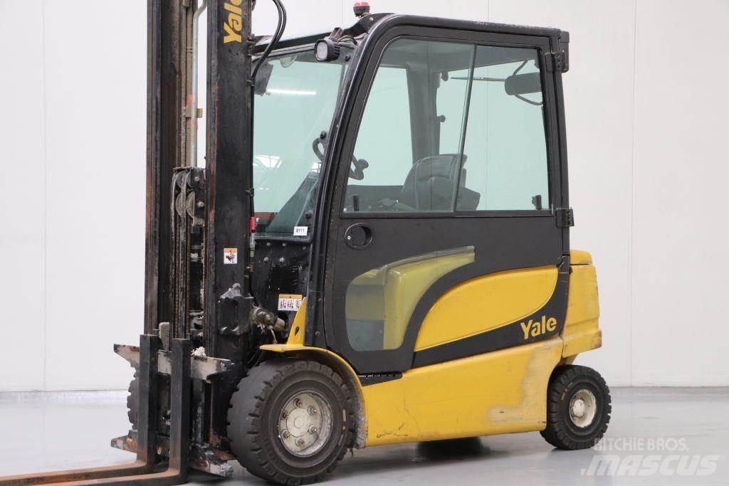 Yale ERP30VL Stivuitor electric