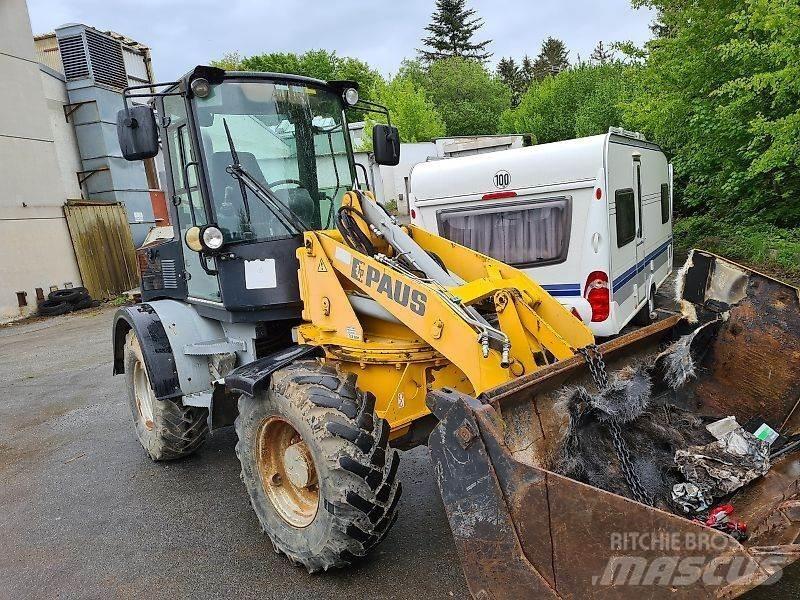 Paus SL655 Incarcator pe pneuri