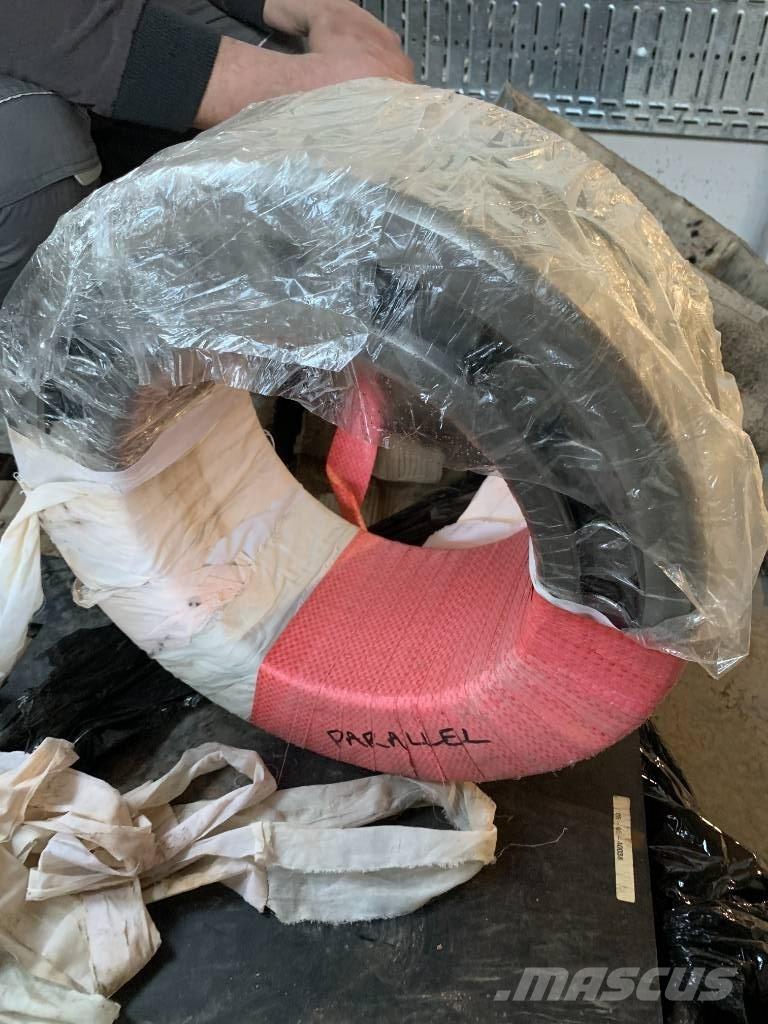  FSQ 24156 CA W33 C3 Axe