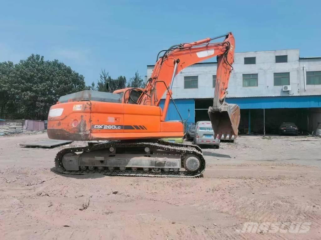 Doosan DX 260 Excavatoare pe șenile

