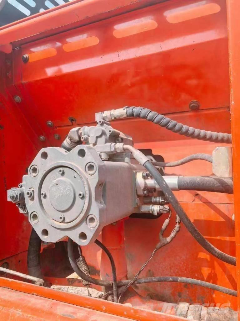 Doosan DX 260 Excavatoare pe șenile
