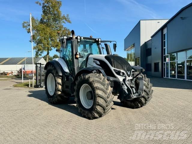 Valtra T214 Versu Tractoare