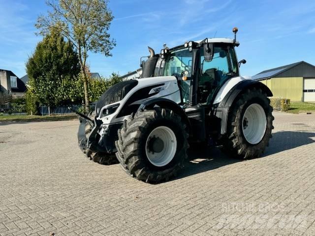 Valtra T214 Versu Tractoare