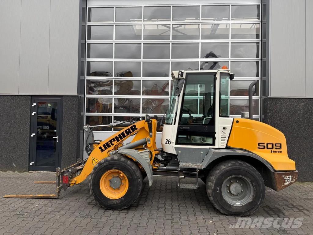 Liebherr L509 Incarcator pe pneuri