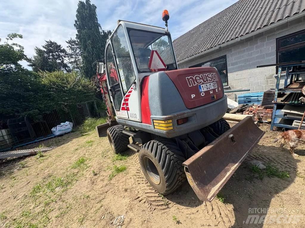Neuson 6502WD Excavatoare cu roti