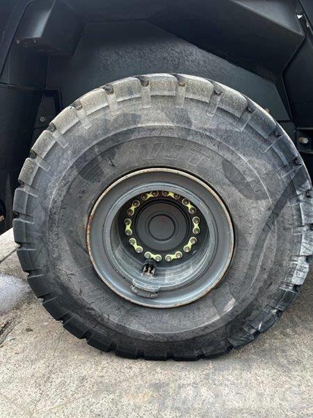 Liebherr L 566 Incarcator pe pneuri