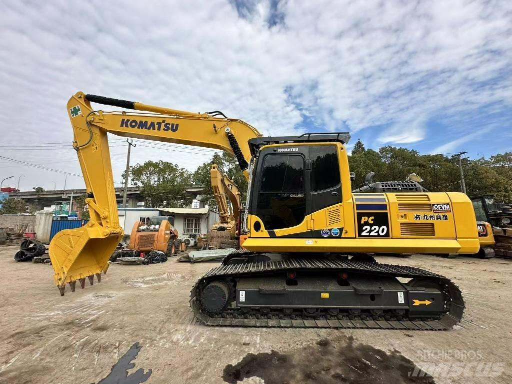 Komatsu pc220 Excavatoare pe șenile

