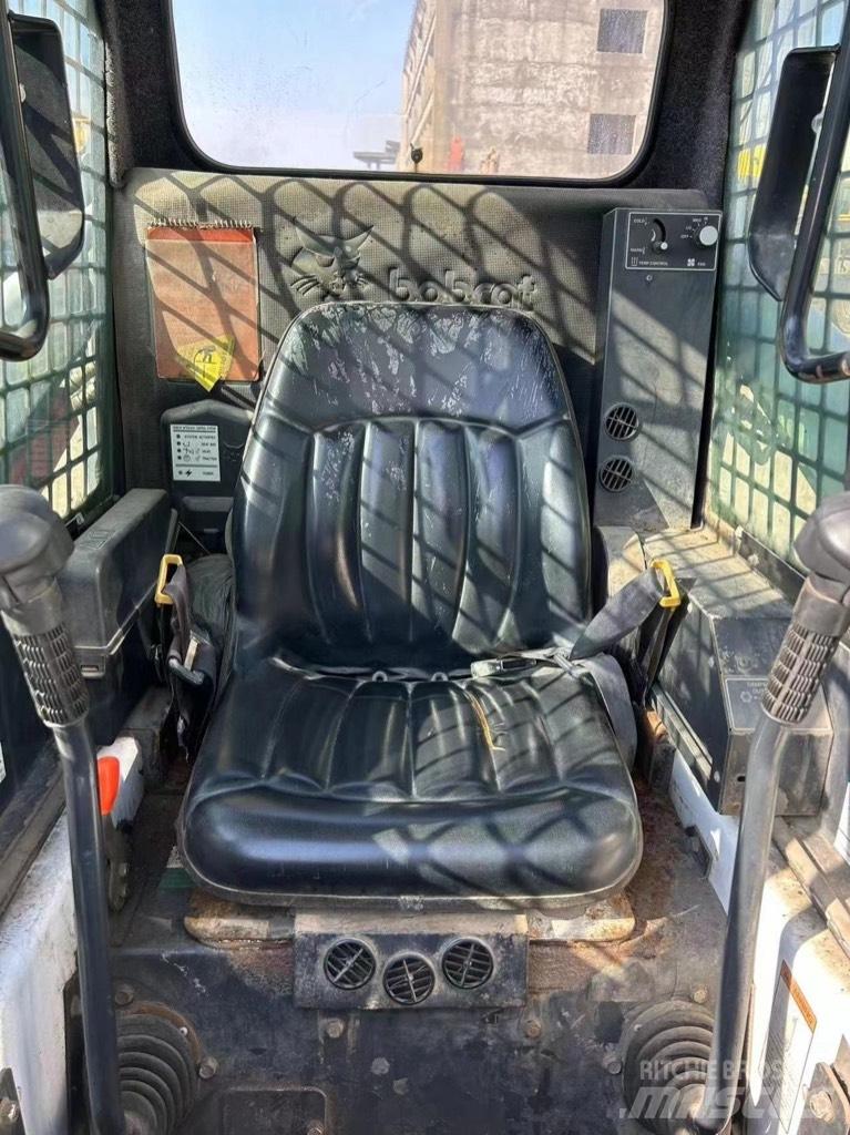 Bobcat S 753 Mini incarcator