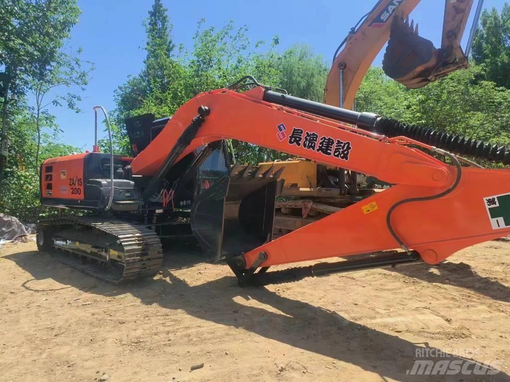 Hitachi ZX200 Excavatoare pe șenile
