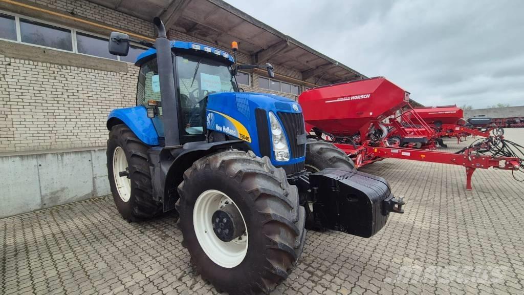 New Holland T 8040 Tractoare