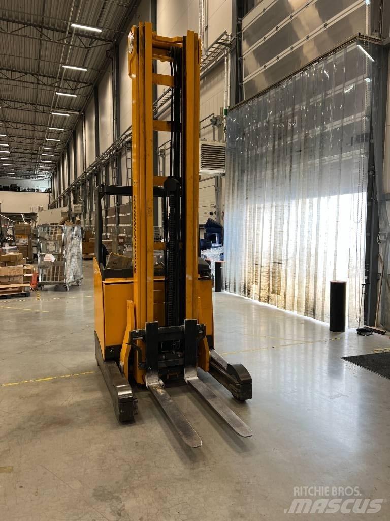 Jungheinrich ETV 214 Stivuitor cu catarg retractabil