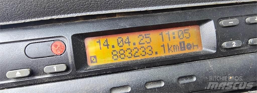 Sisu E12M 8X4 Autobasculanta