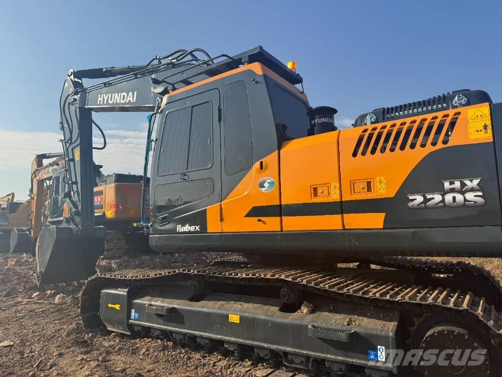 Hyundai HX 220 Excavatoare pe șenile
