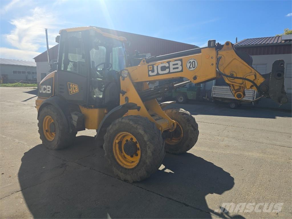 JCB TM 220 Incarcator pe pneuri