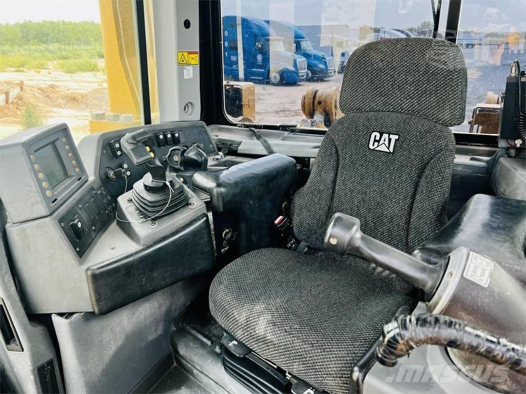 CAT D 8 T Buldozere pe senile