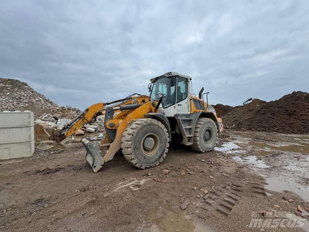 Liebherr L 538 Incarcator pe pneuri